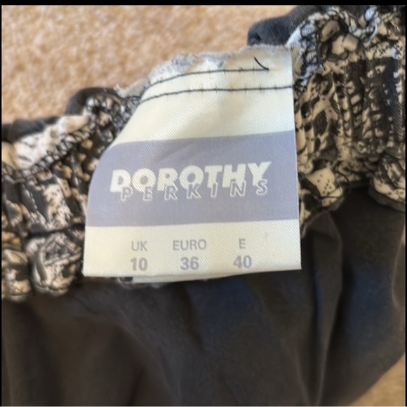 Dorothy Perkins Black Ankle Pants - Picture 4 of 8